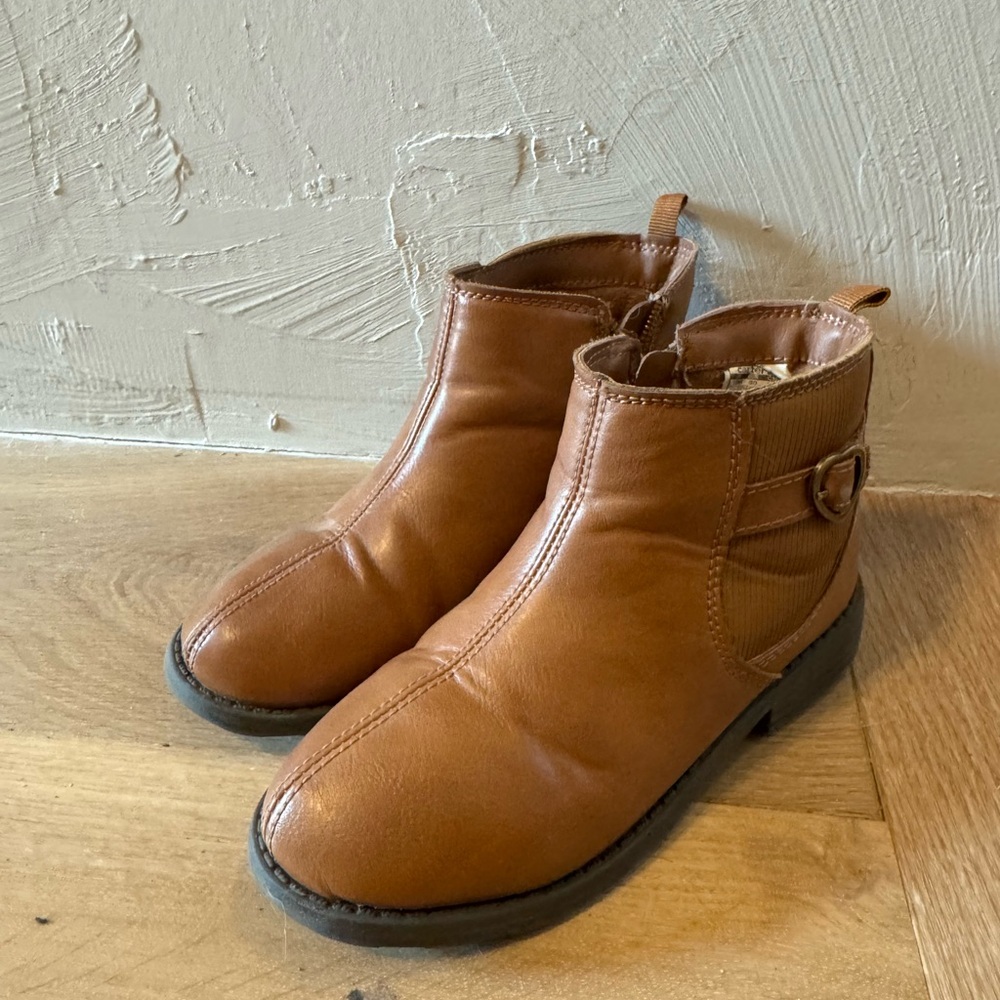 Girl’s Carters Boots